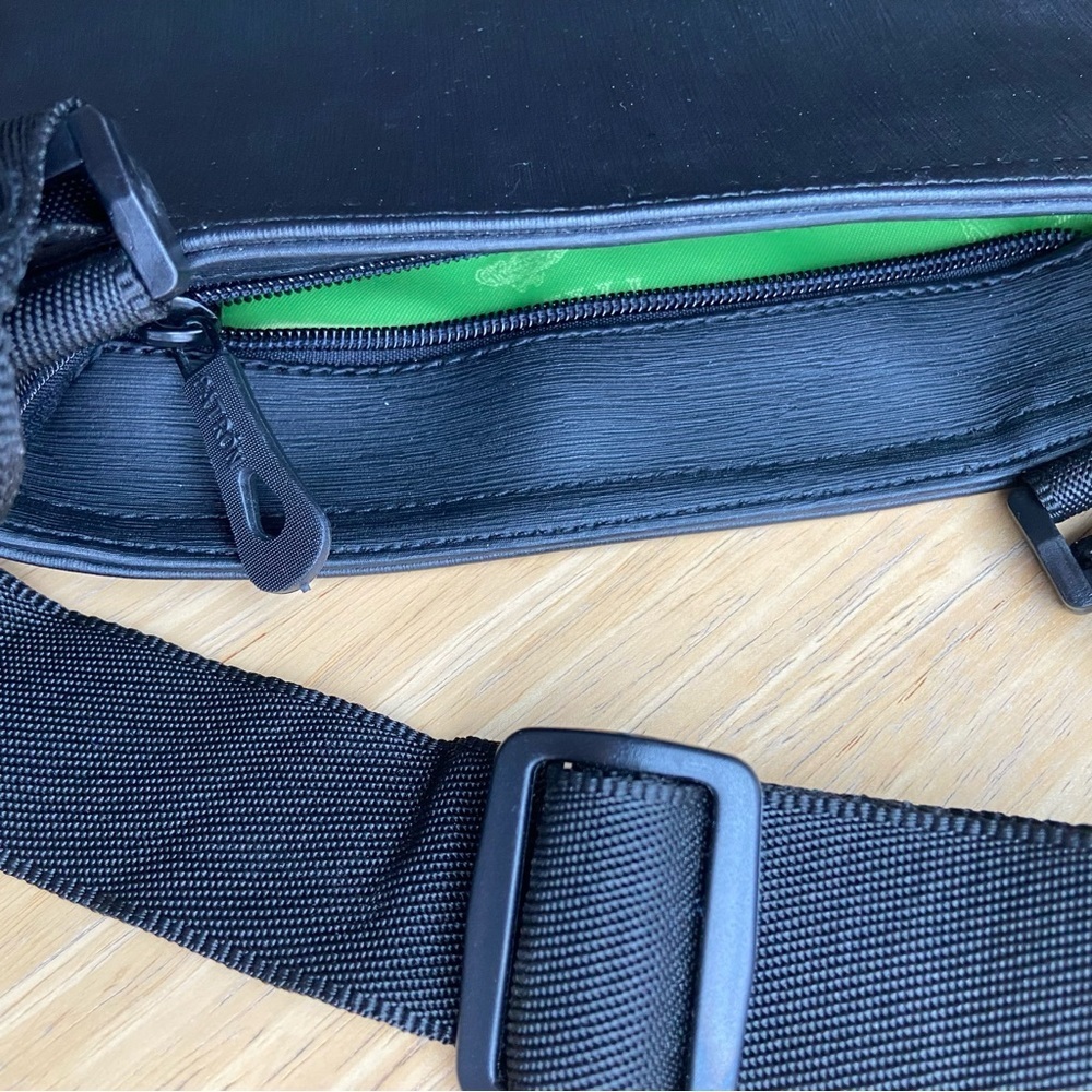 New rare Tequila Patron black cross body bag. - Picture 8 of 8